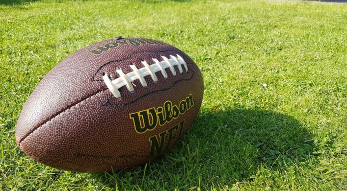 40 Year Old Sports Analyst Signed with Eagles to play Quarterback