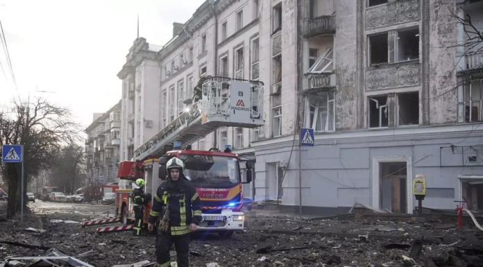 Russia Launches Missile Strikes on Kyiv, Injuring 17 in Renewed Assault
