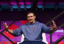 Usyk Triumphs Over Fury to Become Undisputed Heavyweight Champion
