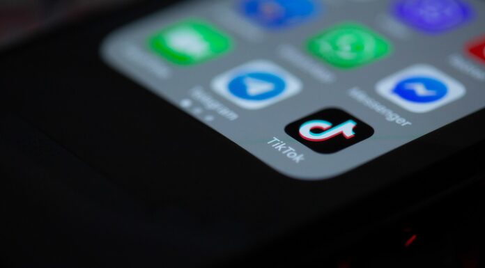 TikTok Returns to U.S. App Stores as Trump Extends Ban Deadline