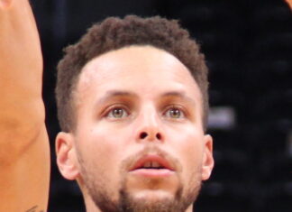 Stephen Curry Hits 4,000 Career 3-Pointers in Warriors Win