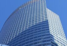 Goldman Sachs Raises Recession Risk as Trade Tensions Deepen