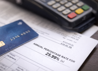 Trump Presses Congress on One-Year 10% Credit Card Rate Cap