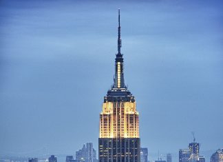 Couple Arrested After Climbing Empire State Building and Getting Engaged