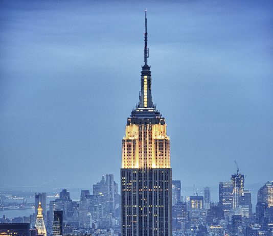 Couple Arrested After Climbing Empire State Building and Getting Engaged