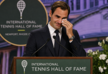 Roger Federer Gets Emotional During Tennis Hall of Fame Induction
