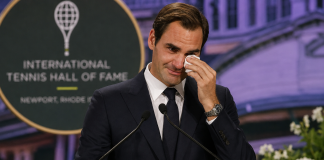 Roger Federer Gets Emotional During Tennis Hall of Fame Induction