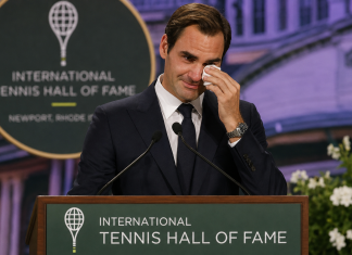 Roger Federer Gets Emotional During Tennis Hall of Fame Induction